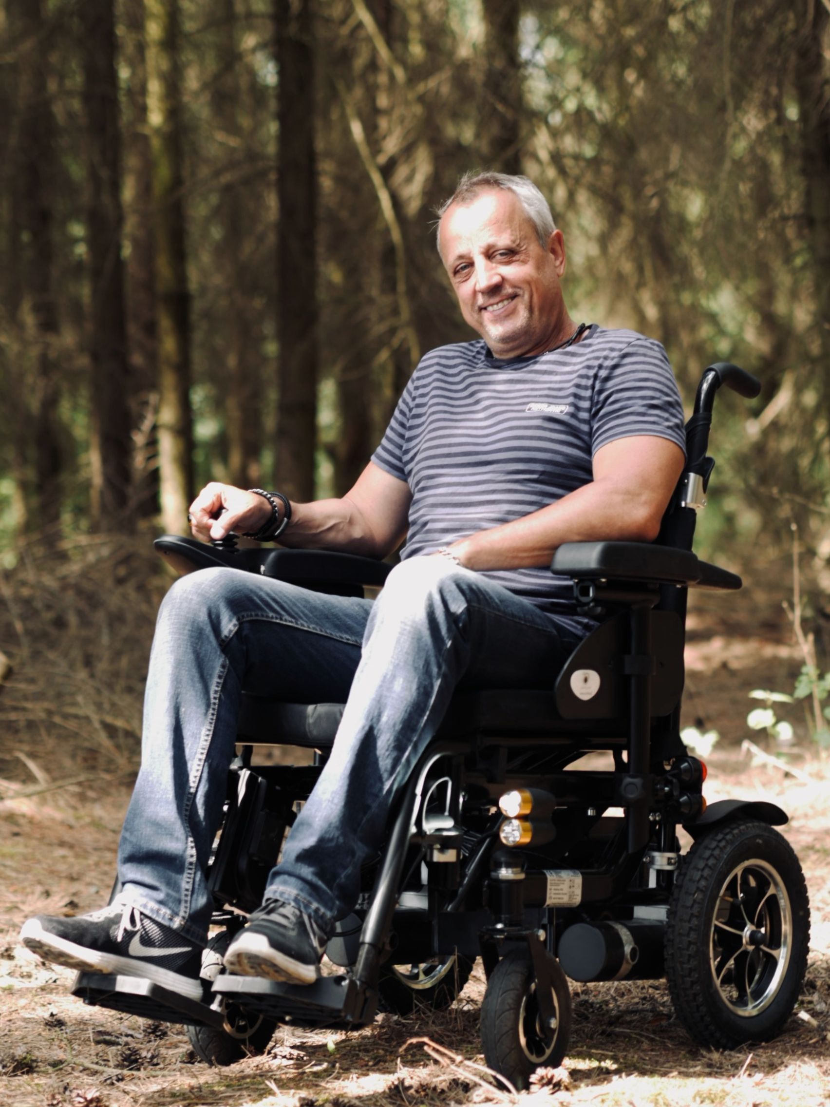 1032 All-Terrain Electric Wheelchair - Image 3