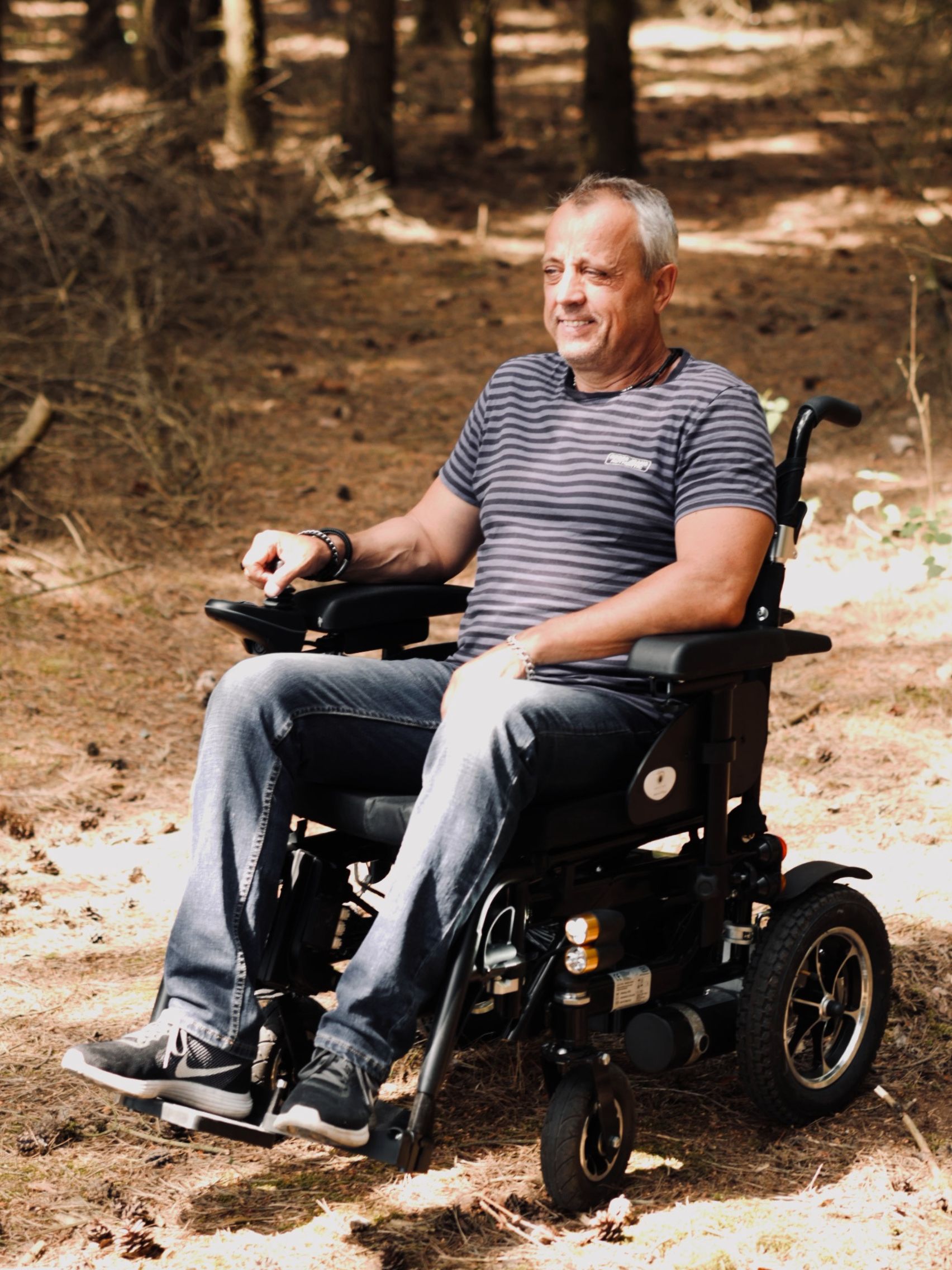 1032 All-Terrain Electric Wheelchair - Image 2