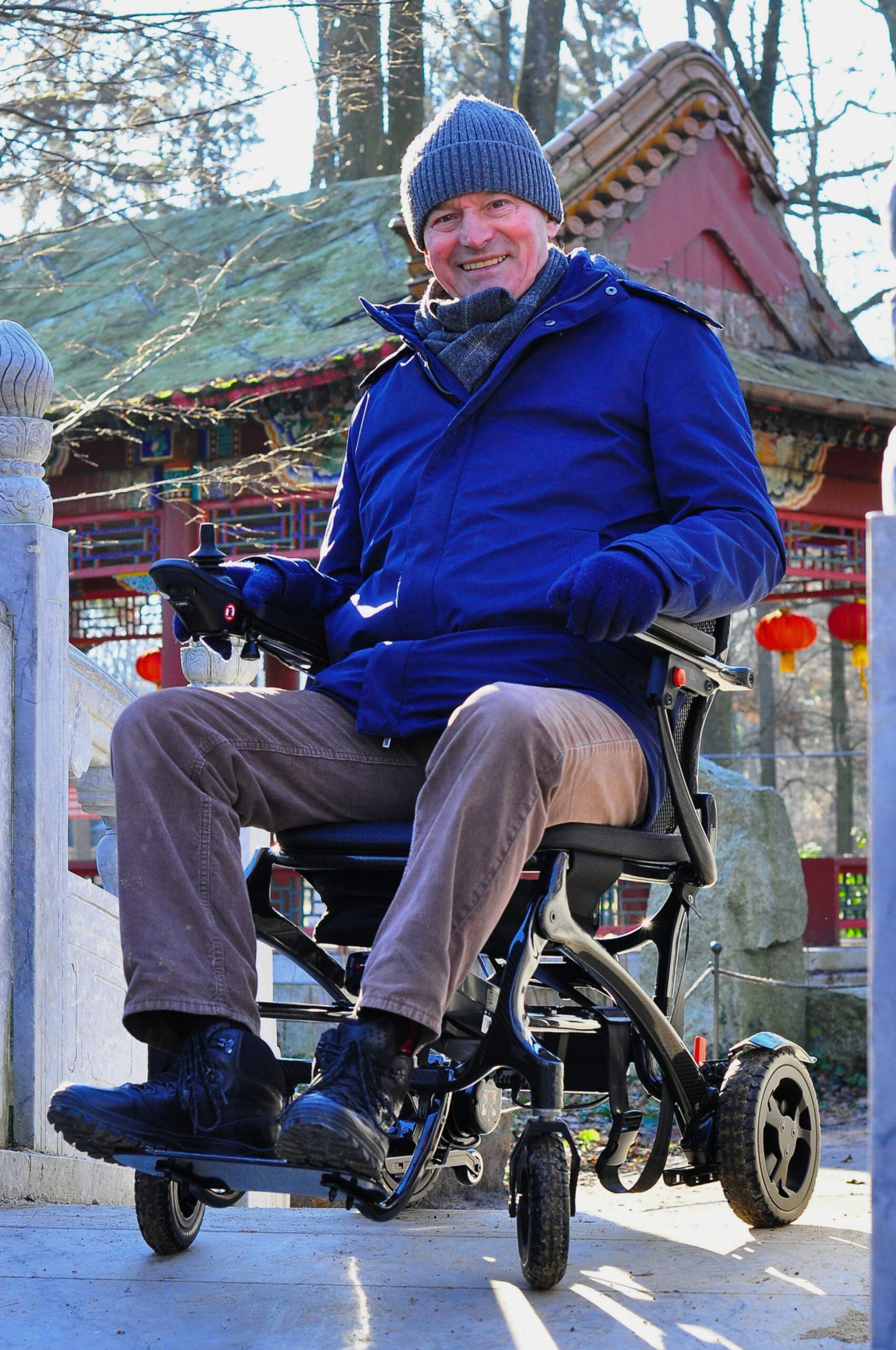 Carbon 5905 Electric Wheelchair - Image 3