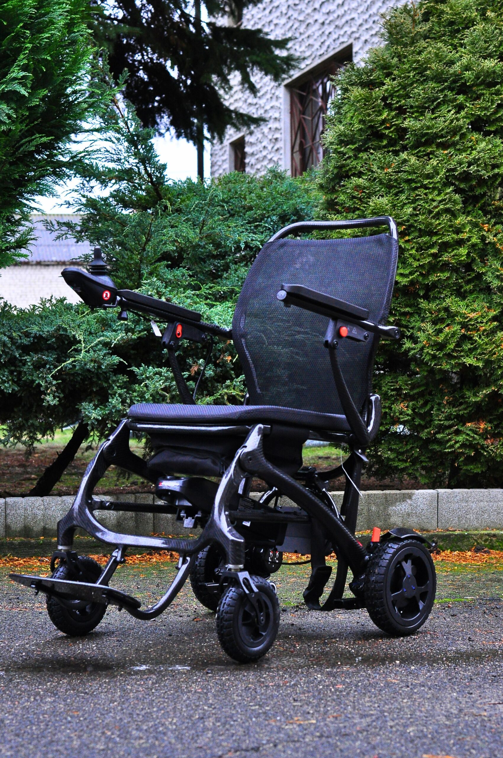 Carbon 5905 Electric Wheelchair - Image 4