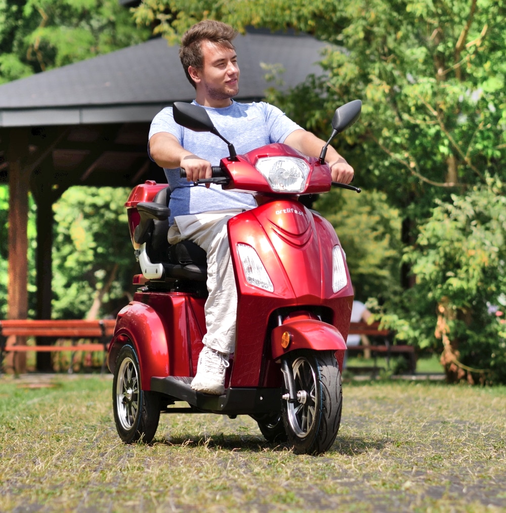 Lolland MED Three-Wheel Electric Mobility Scooter - Image 6