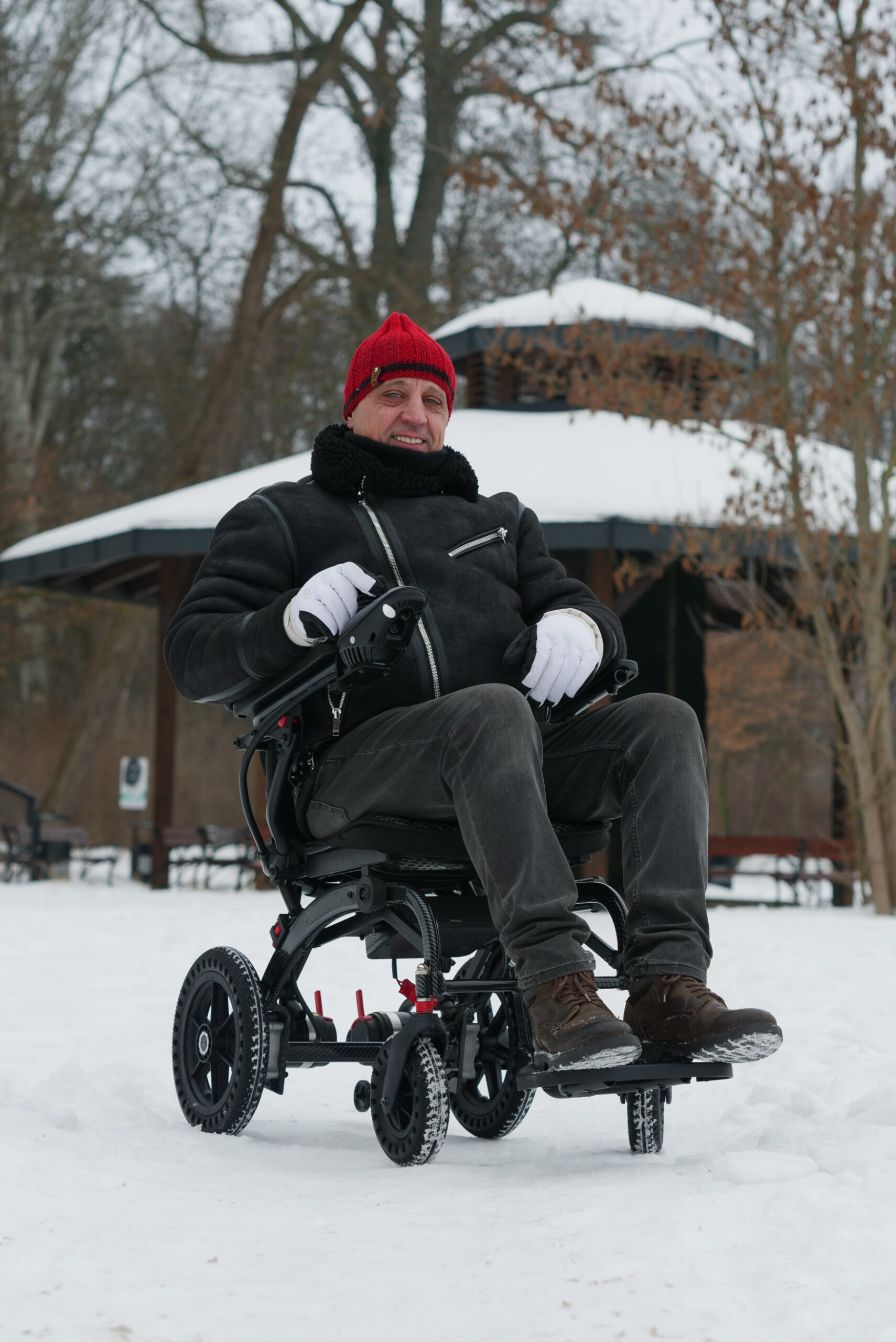 HE702 Electric Wheelchair