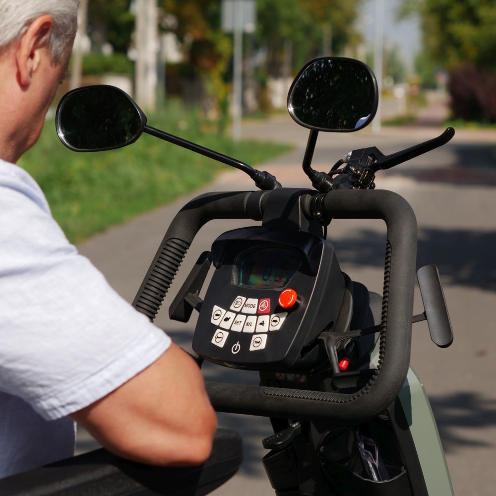 Galaxy 4X Four-Wheeled Electric Mobility Scooter - Image 3