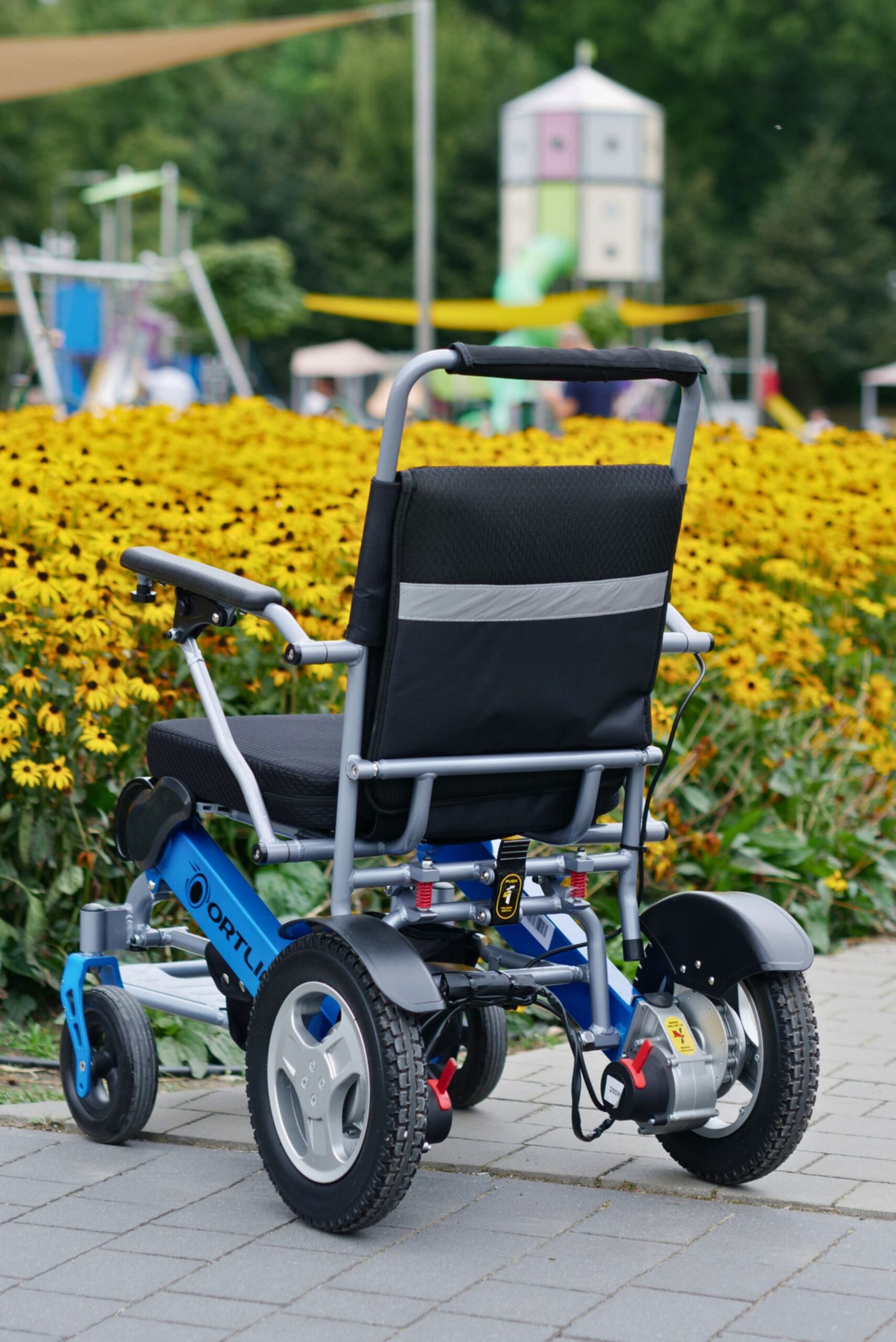 DAKOTA BC EA530X Electric Wheelchair - Image 2