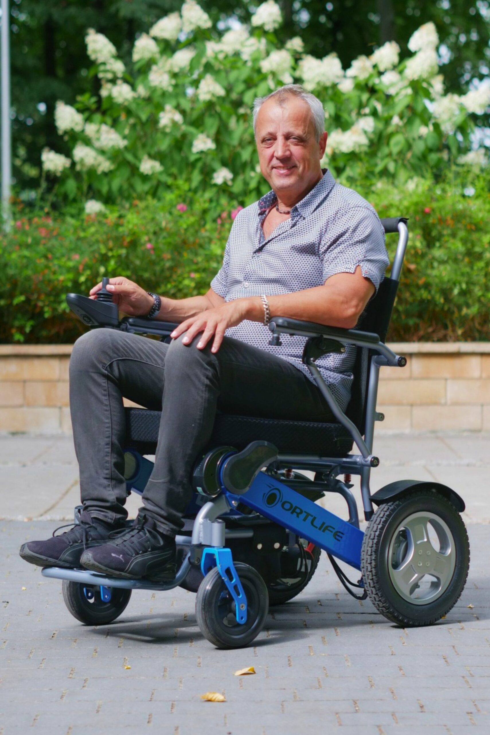 DAKOTA BC EA530X Electric Wheelchair - Image 3
