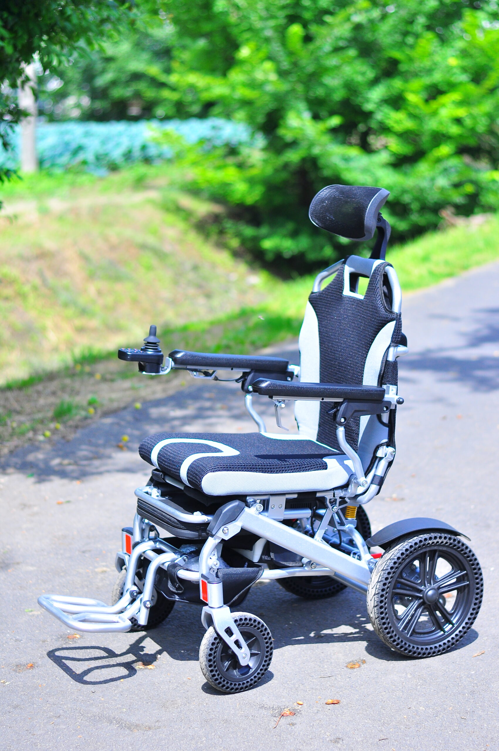 Rhodos Recliner YE245CR Electric Wheelchair - Image 7