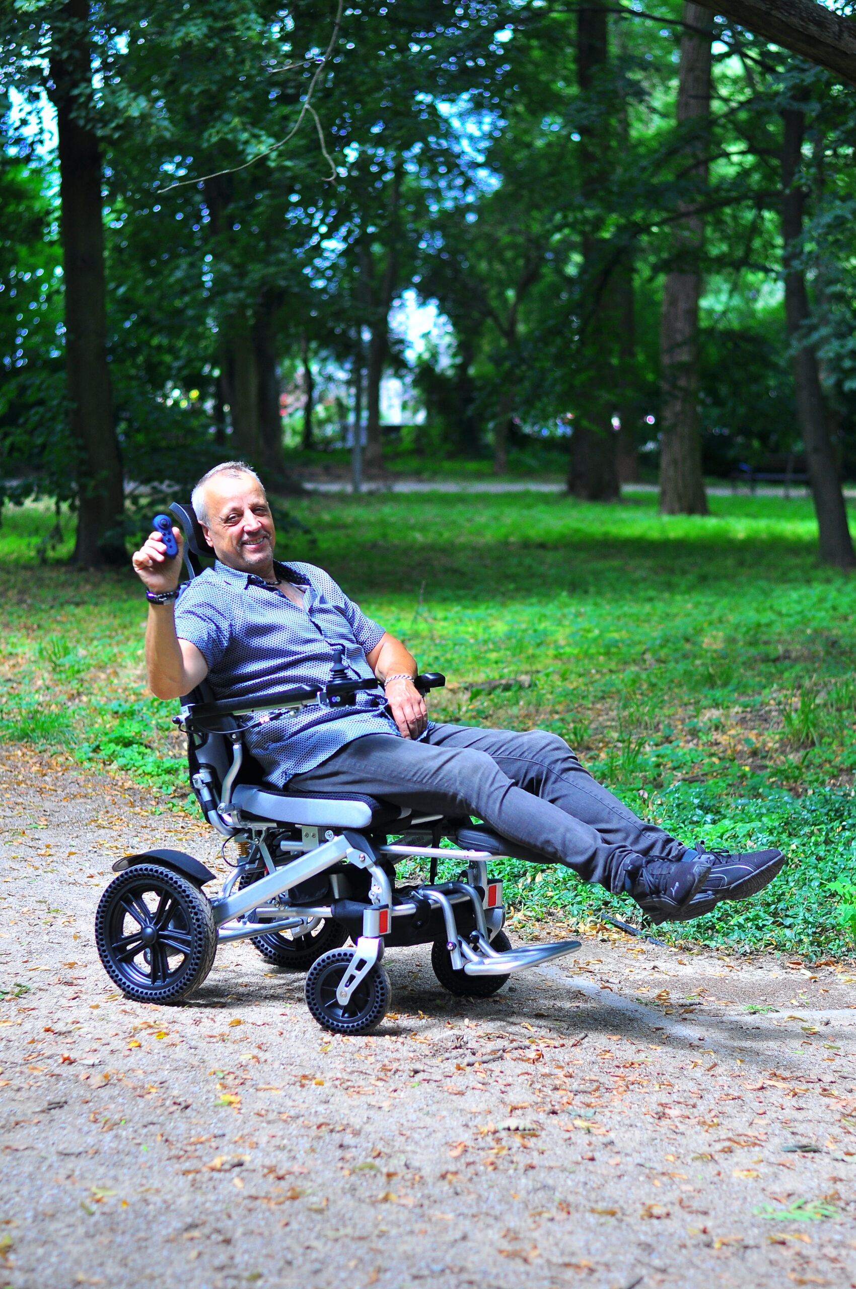 Rhodos Recliner YE245CR Electric Wheelchair - Image 6