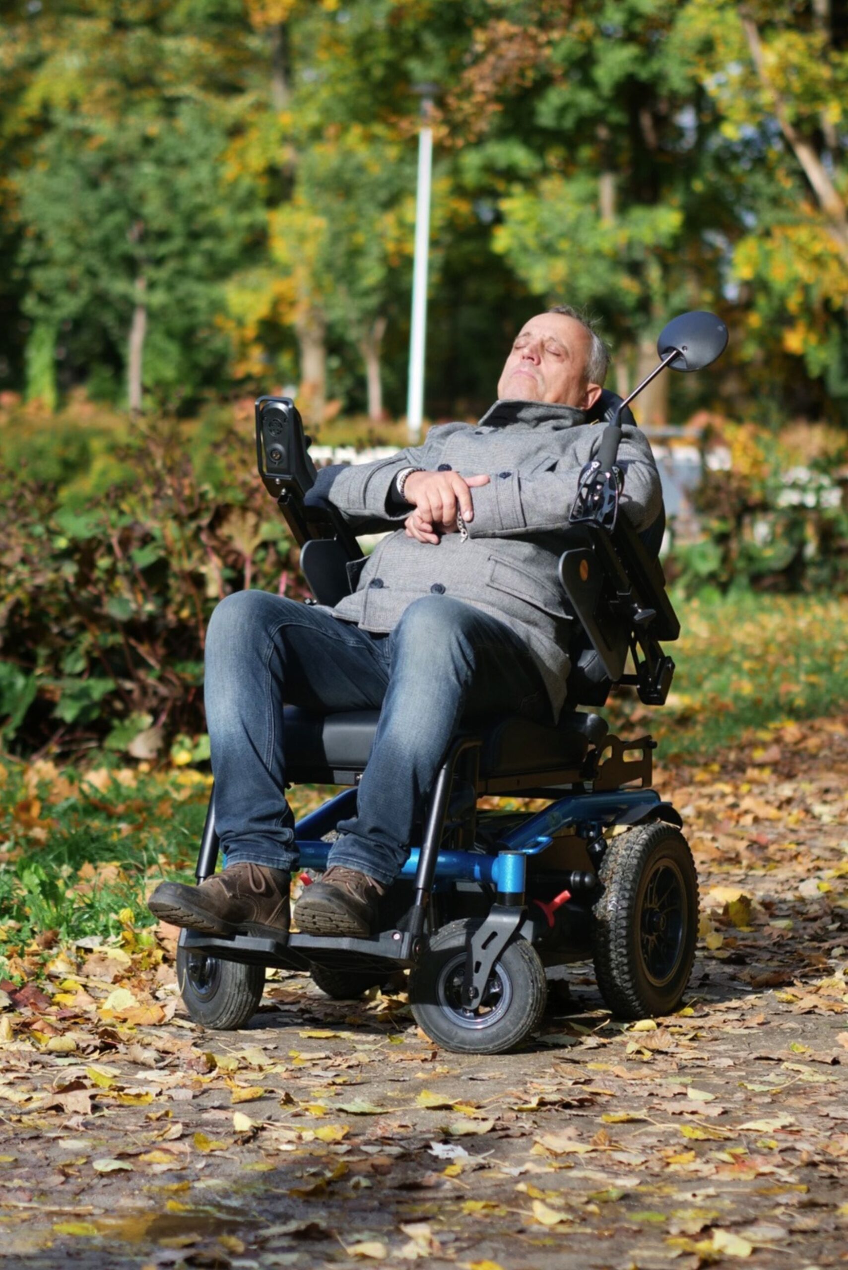 EPW616B Blue All-Terrain Electric Wheelchair - Image 11