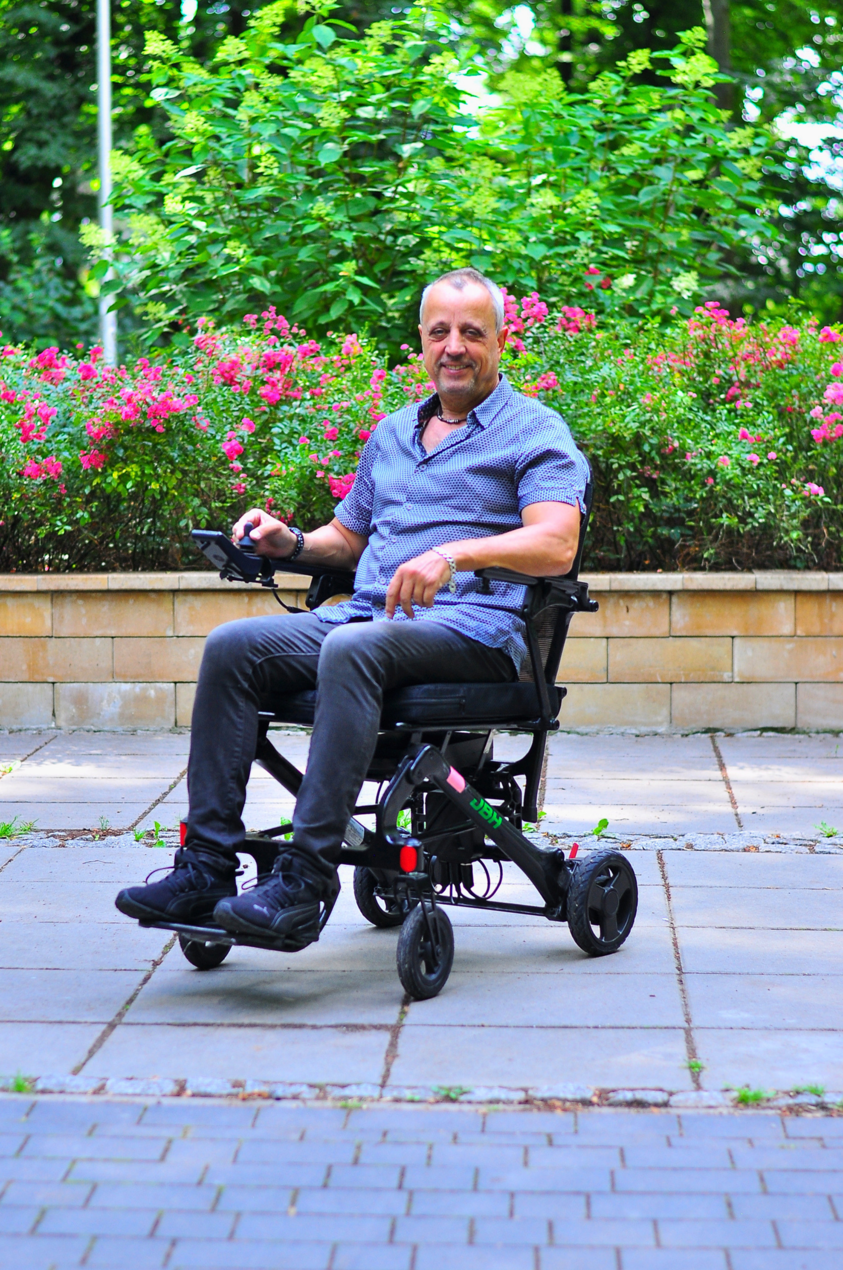 Carbon DC09L Electric Wheelchair - Image 5