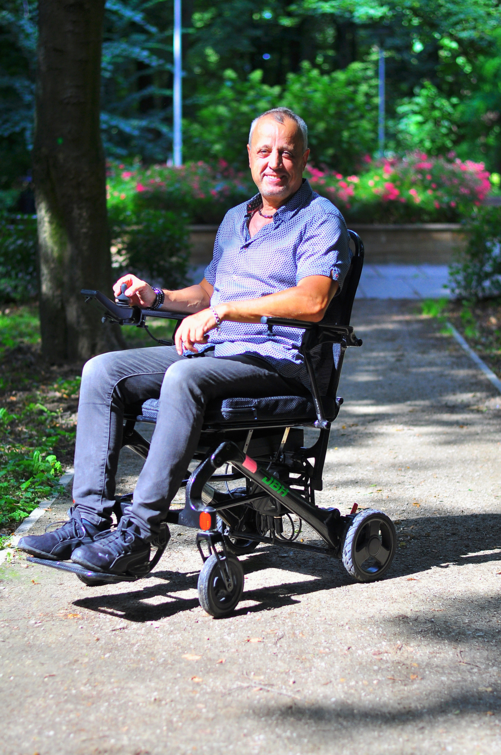 Carbon DC09L Electric Wheelchair - Image 6