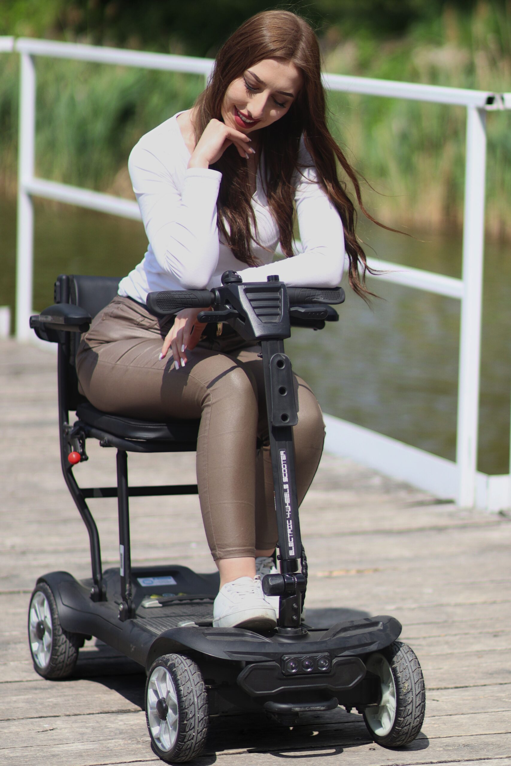ULIGHT Four-Wheel Electric Mobility Scooter - Image 3
