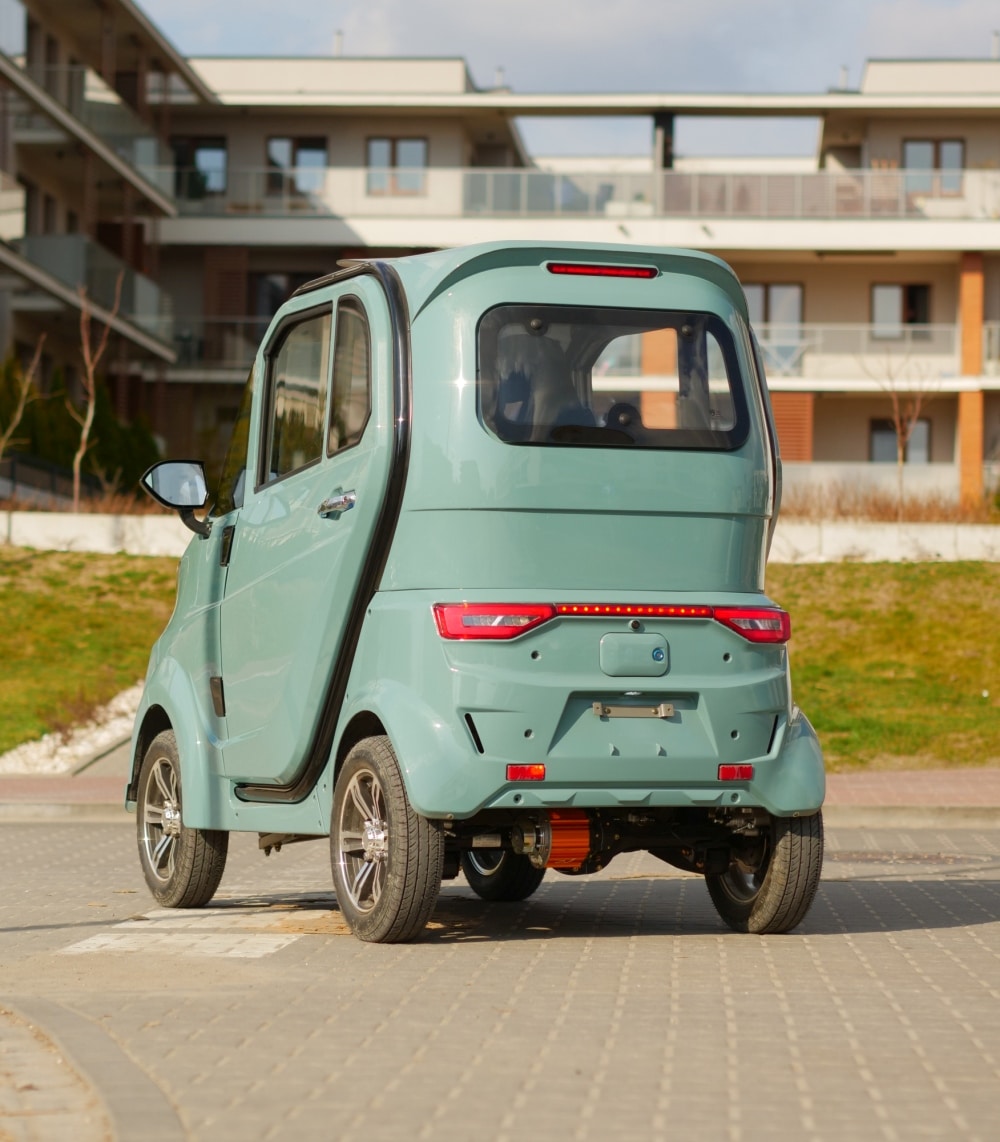Skuter elektryczny czterokołowy zabudowany Fuji PE2772 - obrazek 2