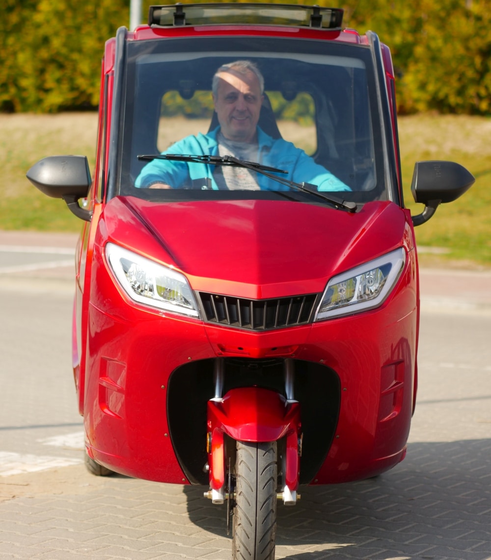 Skuter elektryczny trójkołowy zabudowany Etna PE2708 - obrazek 4