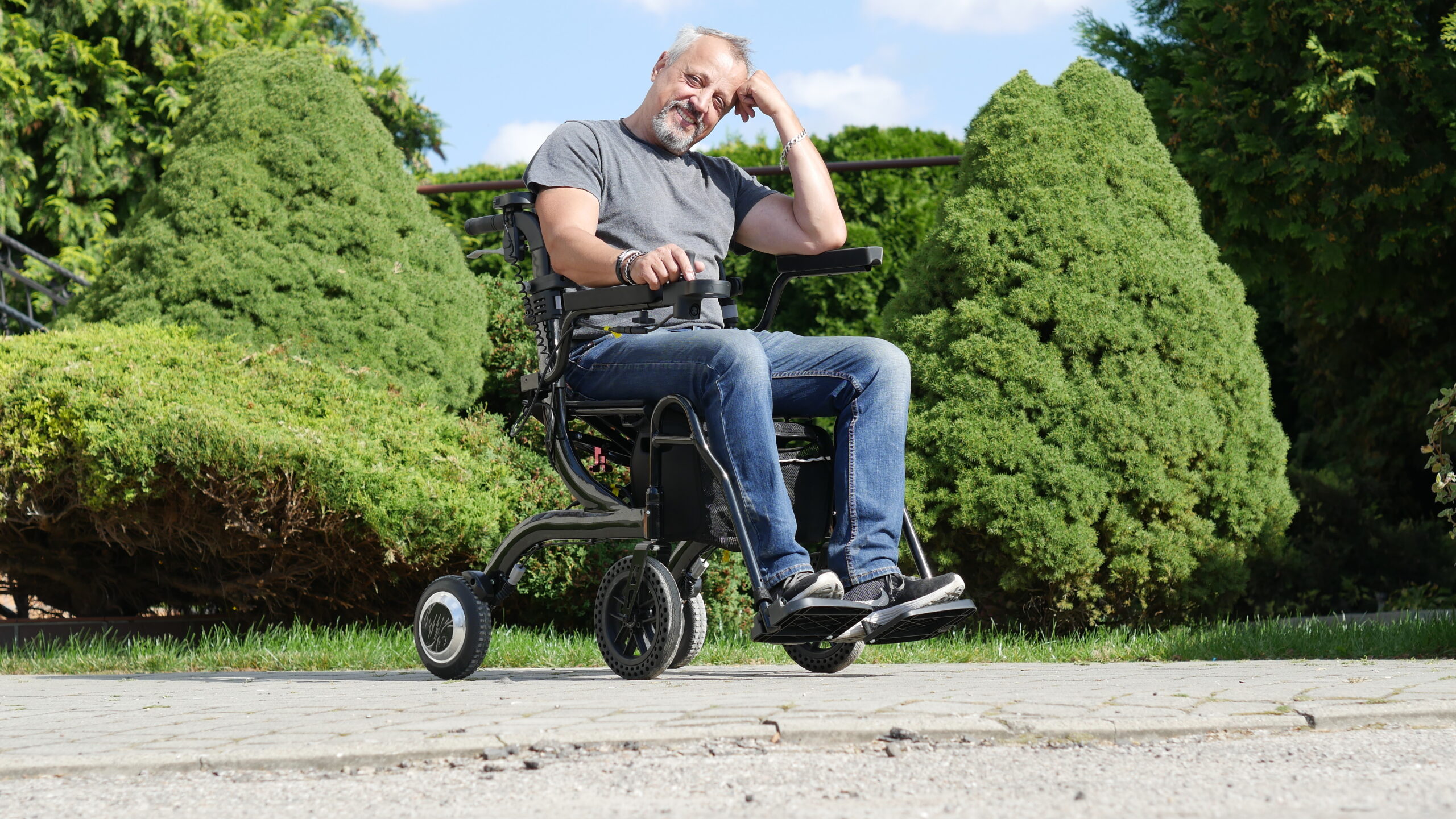 MR05 2-in-1 Wheelchair and Walking Frame - Image 5