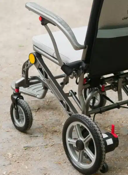 Magnesium YH-E8015 Lightweight Foldable Electric Wheelchair - Image 7